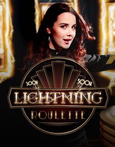 Loggan för spelet Lightning Roulette. I bilden syns också en kvinnlig spelvärd.